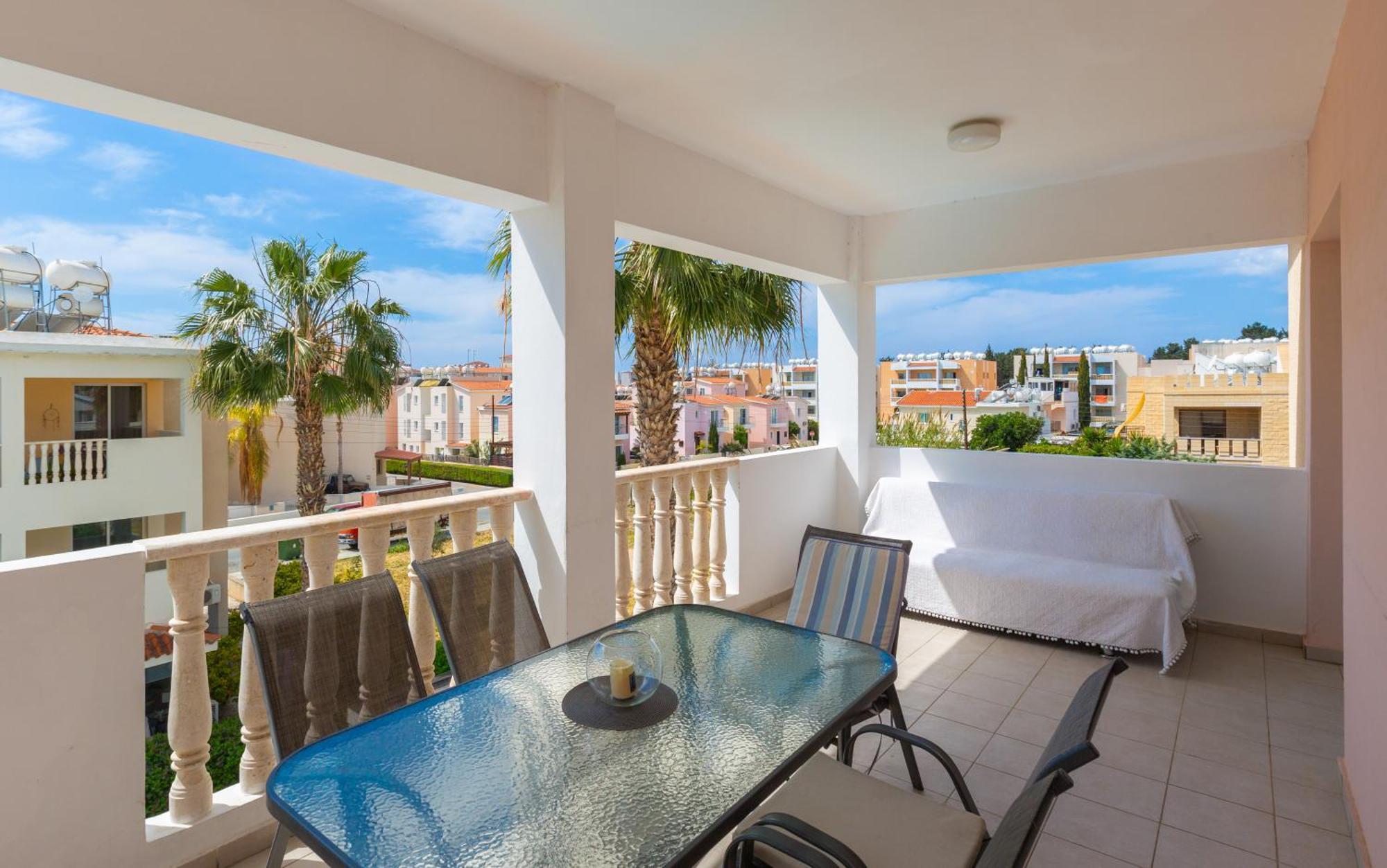 Beautiful 2 Bed Apartment In Paphos Cyprus Екстериор снимка