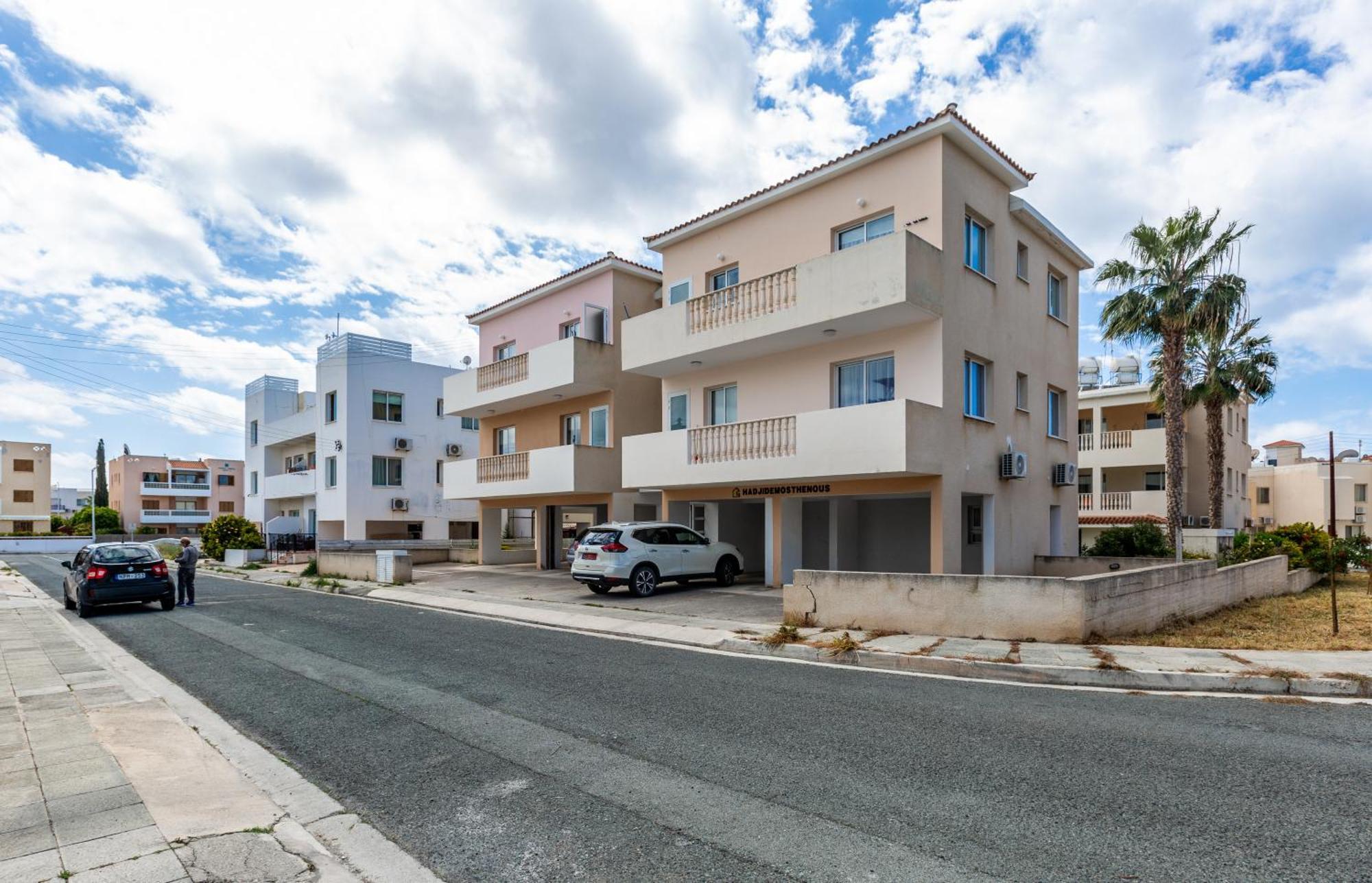 Beautiful 2 Bed Apartment In Paphos Cyprus Екстериор снимка