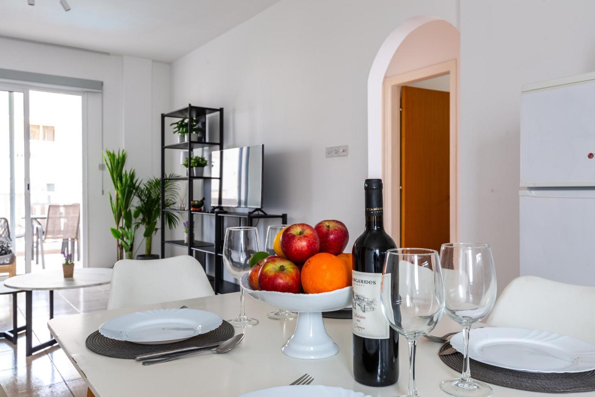Beautiful 2 Bed Apartment In Paphos Cyprus Екстериор снимка
