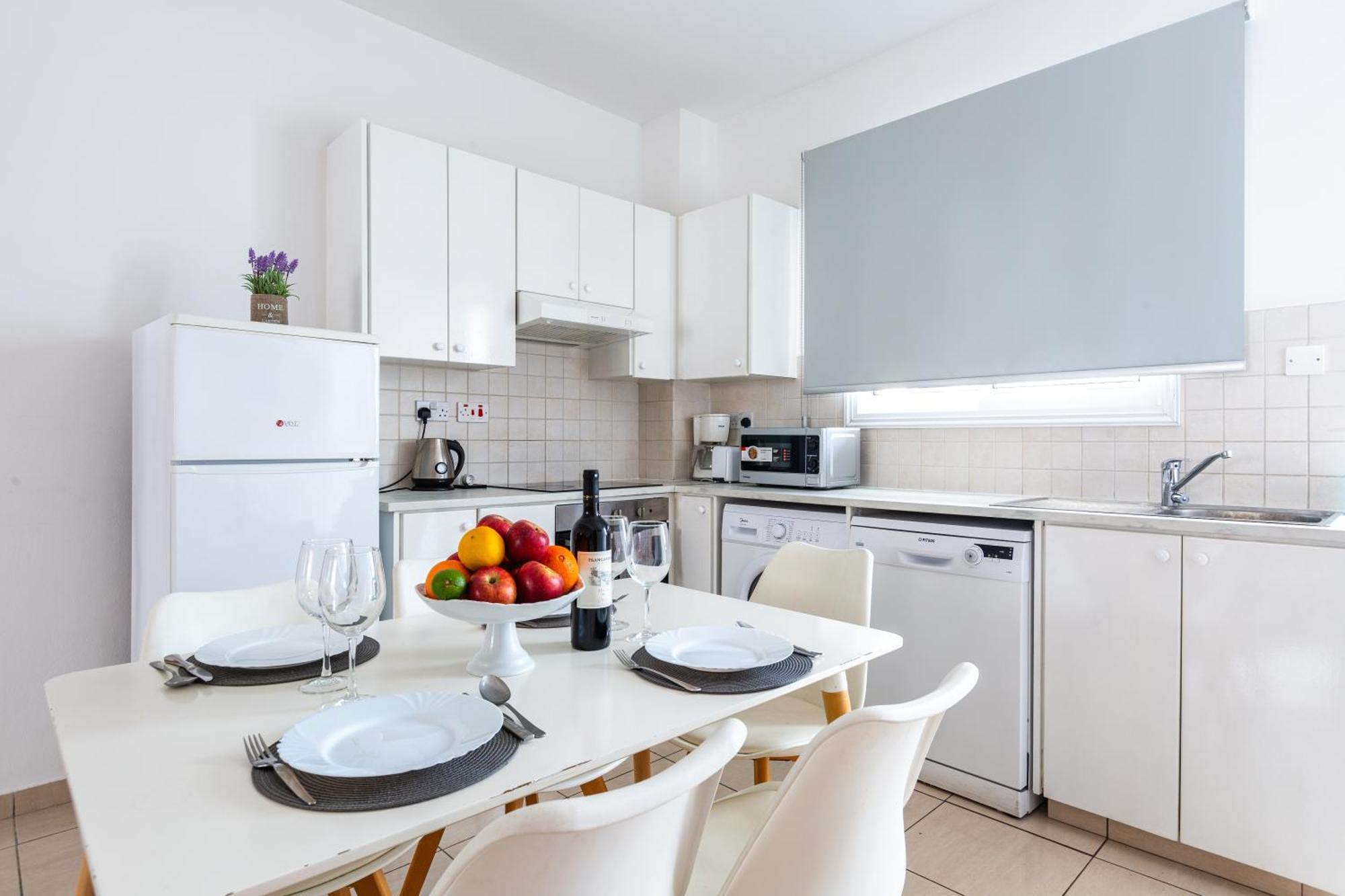 Beautiful 2 Bed Apartment In Paphos Cyprus Екстериор снимка