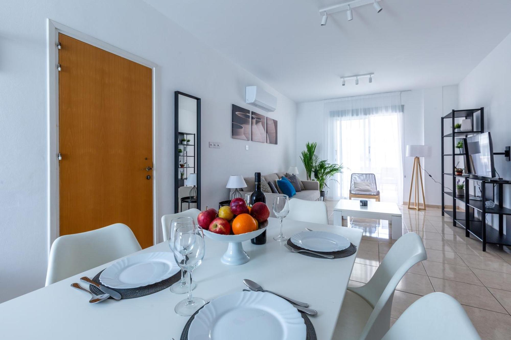 Beautiful 2 Bed Apartment In Paphos Cyprus Екстериор снимка