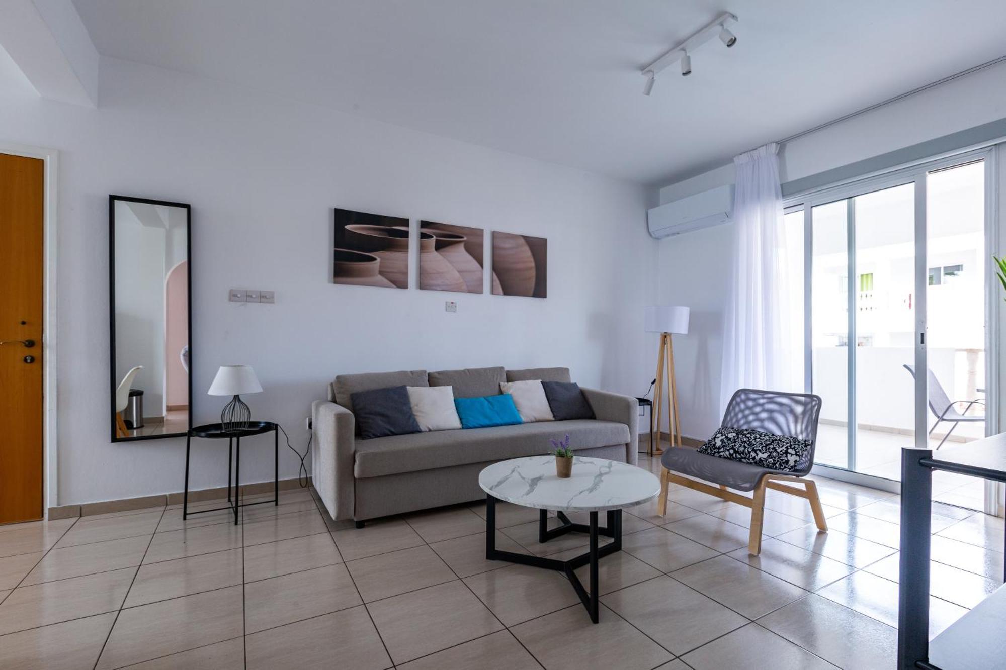 Beautiful 2 Bed Apartment In Paphos Cyprus Екстериор снимка