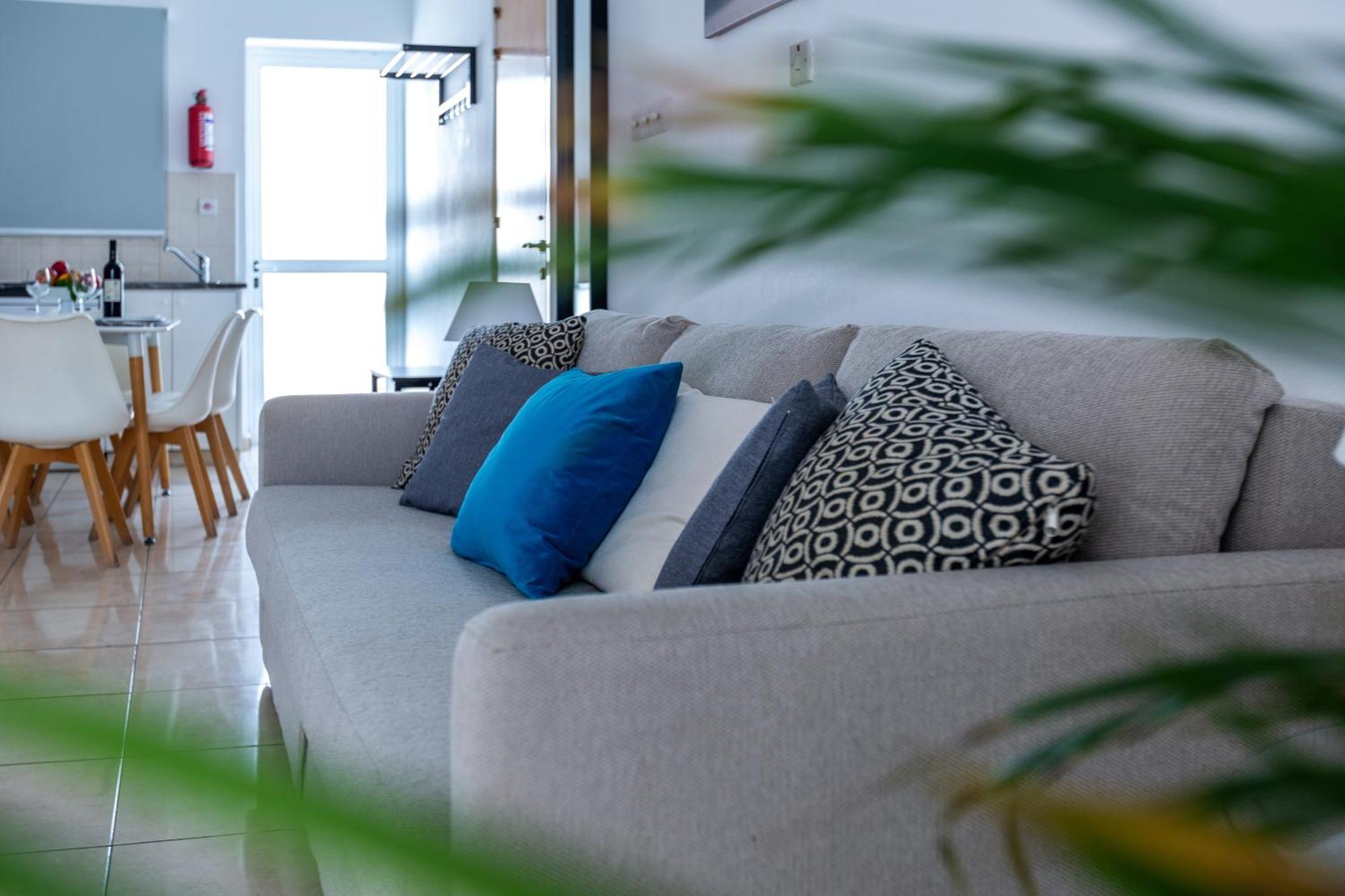 Beautiful 2 Bed Apartment In Paphos Cyprus Екстериор снимка