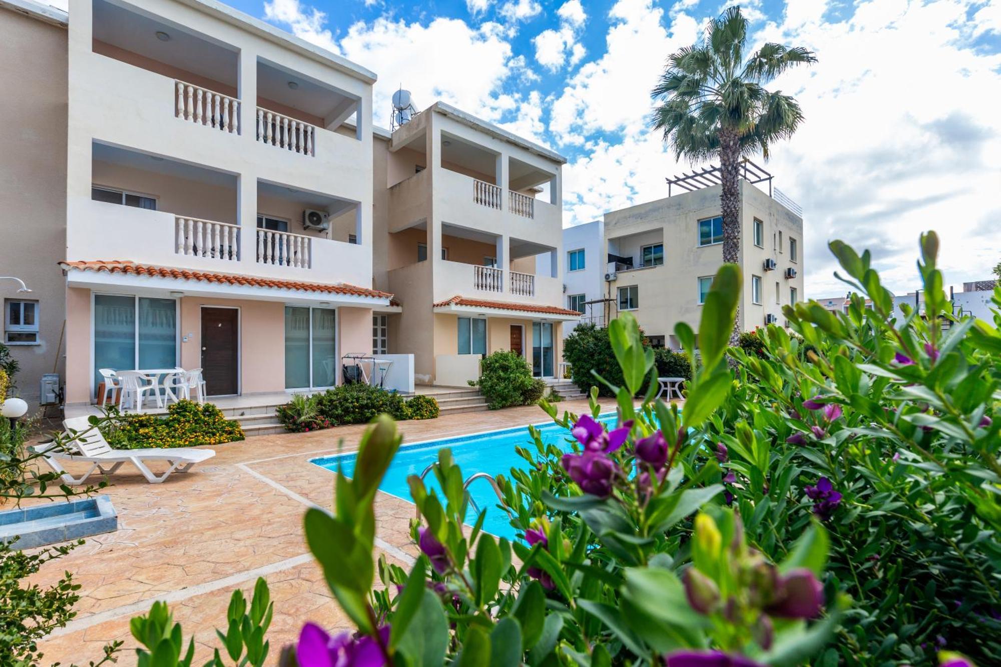 Beautiful 2 Bed Apartment In Paphos Cyprus Екстериор снимка